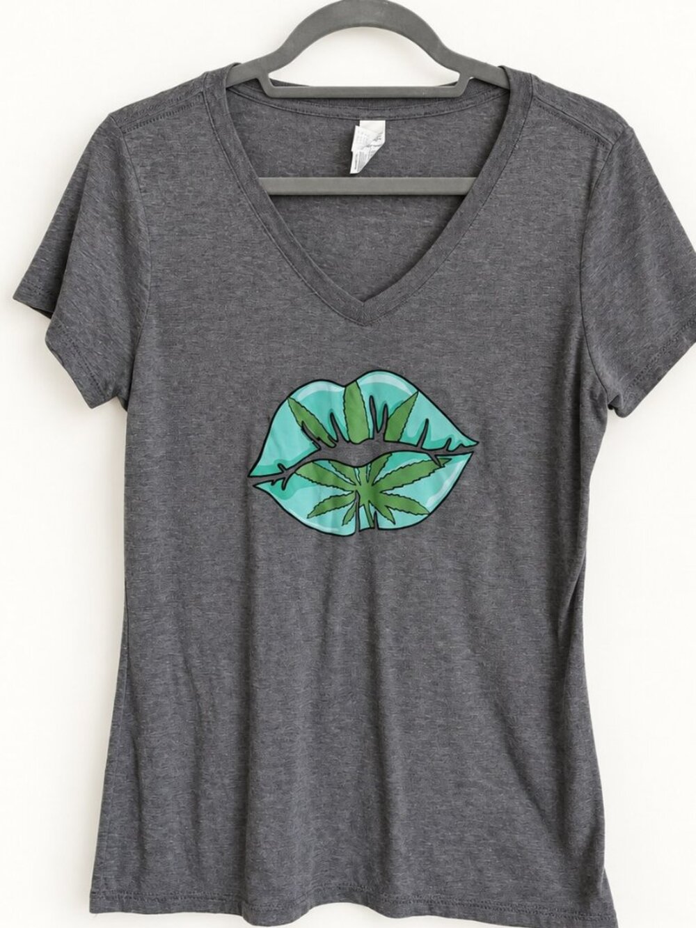 Altitude Gray Cannabis Lips Graphic V-Neck Tee S